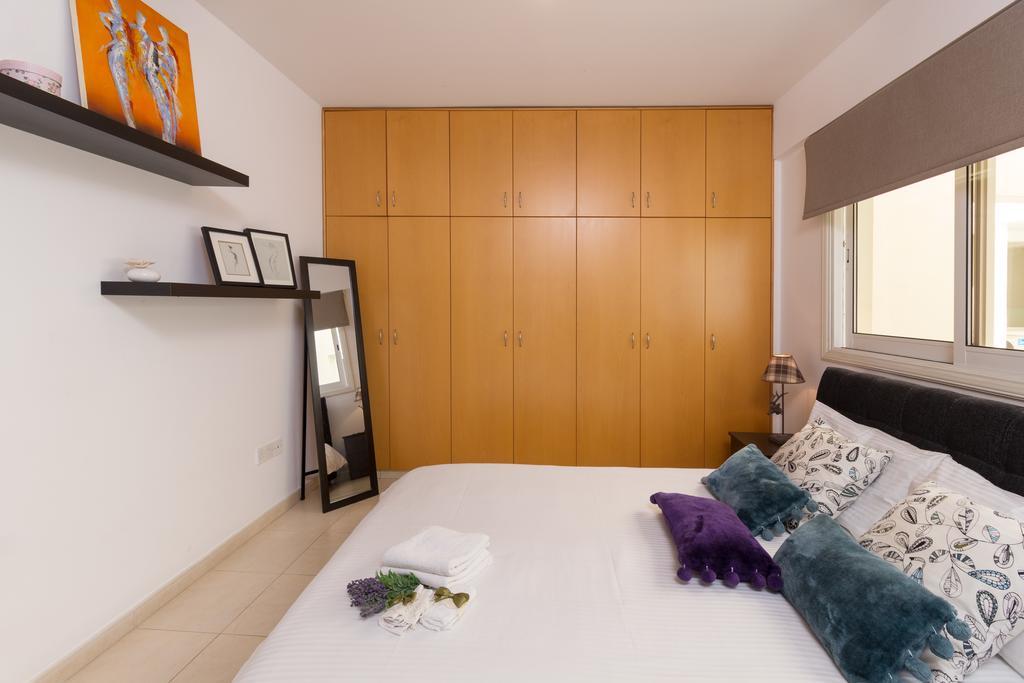 Ferienwohnung Elena Court Apt 401 Larnaka Exterior foto